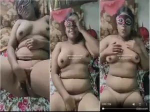 Sexy Desi girl Fingering