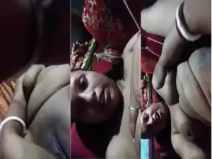 Desi Boudi Shows Nude Body