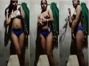 Sexy Desi girl Striping and Shows