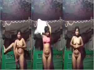 Desi Vlg  Girl Shows and Masturbating