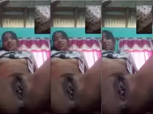 Desi Vlg  Girl Shows pussy