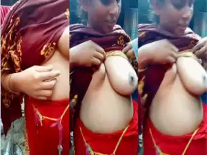 Desi Randi Bhabhi Shows boob For Money