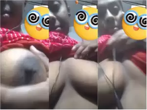 Desi Bhabhi Shows Boobs