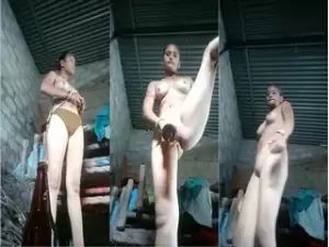 Horny Vlg Bhabhi Masturbating