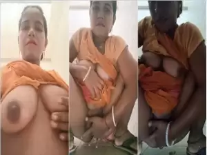 Desi Bhabhi Fingering
