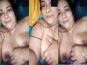 Desi Girl Shows Her Boobs part 2