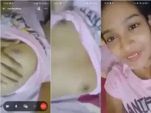 Desi Girl Pressing Boobs