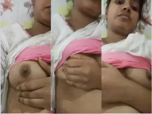 Desi Bhabhi Shows Boobs and Pussy