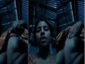 Desi Vlg Girl Shows Boobs
