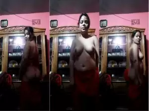 Horny Desi girl Shows her Nude Body