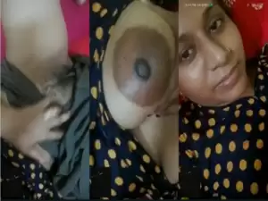 Desi Bhabhi Shows Her Boobs and pussy