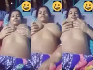 Desi Bhabhi Shows her Boobs and pussy