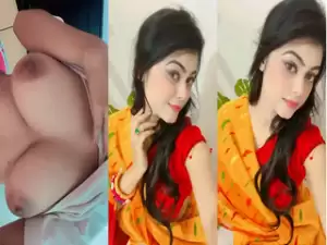 Sexy Desi girl Shows her Boobs and Pussy