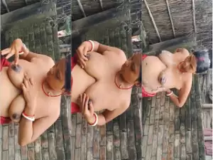 Desi Bhabhi Bathing