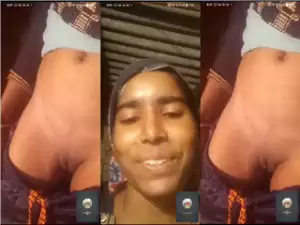 Desi VLg Bhabhi Shows Her Shaved Pussy
