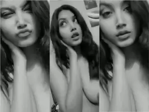 Sexy Desi Girl Shows