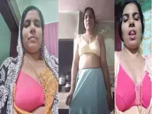 Desi Mallu Bhabhi Bathing Part 1