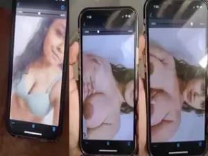 Desi Girl Shows her Boobs and Pussy