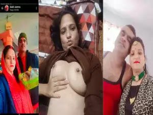 Desi Mature Aunty Shows Nude Body Part 1
