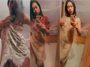 Hot Desi Girl Shows Her Boobs and Pussy