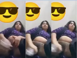 Horny Desi girl Masturbating