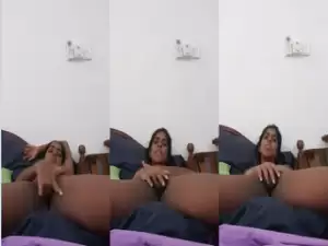 Horny Desi girl Fingering