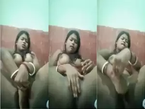 Horny Desi Bhabhi Masturbating