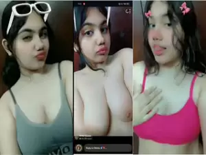 Desi Girl Shows Her Boobs