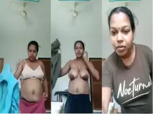Desi Wife Shows Her Nude Body