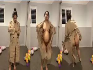 Desi Bhabhi Shows Her Nude Body