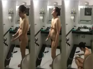 Desi Girl Bathing