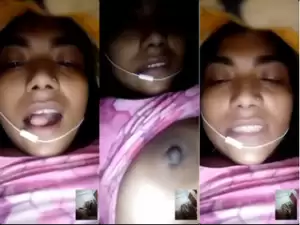 Desi Girl Shows Her Boobs on VC
