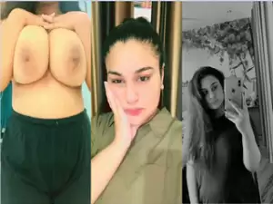 Desi Girl Shows Her Big Boobs