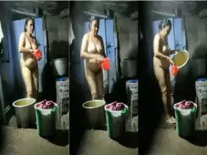 Desi Bhabhi Bathing Capture In Hidden Cam