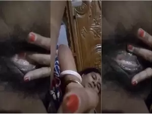 Horny Desi Bhabhi Fingering