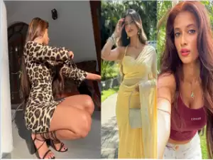 Sexy Desi Girl SHows Boobs