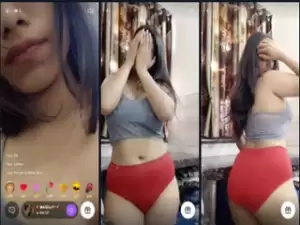 Sexy Pakhi Shows her Boobs