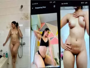 Sexy Desi Girl Striping and Shows Nude Body