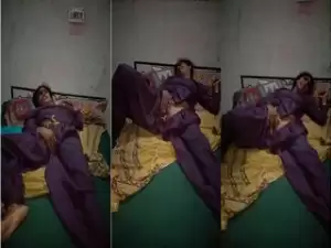 Hony Desi Wife Shows Pussy