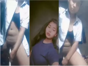 Horny Desi Girl Masturbating
