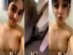 Desi Girl Shows Boobs and Fingering
