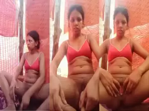 Horny Desi Girl Masturbating