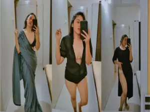 Sexy Desi girl Shows Boobs