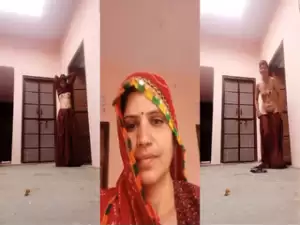 Desi Vlg Bhabhi Shows Nude Body For Hubby