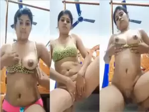 Hot Desi Girl Shows Her nude Body