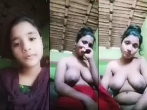 Sexy Desi girl Shows Her Boobs On VC