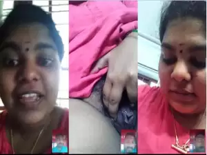 Sexy Mallu Bhabhi Shows pussy
