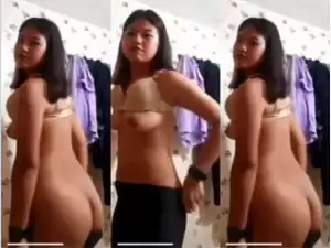 Horny Desi Girl Shows Nude Body