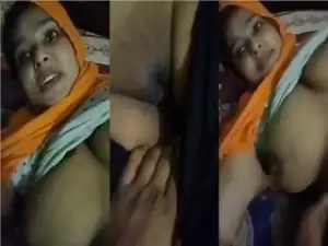 Desi Bhabhi Boobs and Pussy Shows