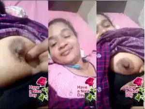 Desi Aunty Shows Boobs and pussy